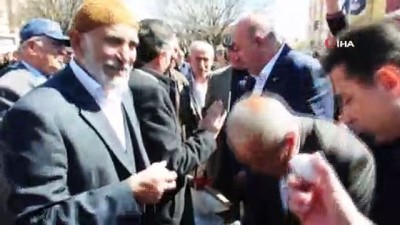  Kaymakam Zeybek oynadı halk alkış tuttu