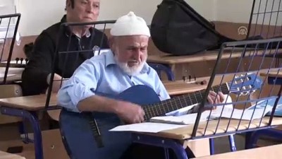 muzik aleti - Müzik aşkı 80 yaşından sonra gitarist yaptı - MANİSA  Videosu