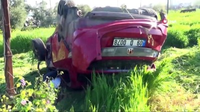 yenikoy -  Otomobil tarlaya uçtu: Biri yabancı iki kişi yaşamını yitirdi  Videosu