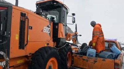 trafik yogunlugu - Kar nedeniyle 4 aydır kapalı olan yol ulaşıma açılıyor - ARDAHAN  Videosu