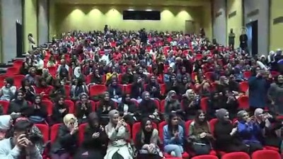 rap muzik - Binali Yıldırım, Taha Akgül Spor Kompleksinde gençlerle bir araya geldi - İSTANBUL Videosu