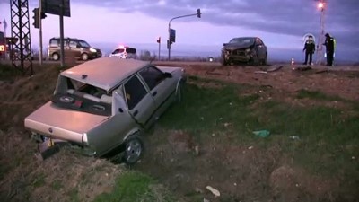 trafik kazasi - Elbistan'da trafik kazası: 1 yaralı - KAHRAMANMARAŞ  Videosu