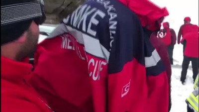 mahsur kaldi - Van-Hakkari kara yoluna çığ düştü (3) Videosu