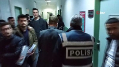 docent doktor -  Hakkında 67 yakalama kararı bulunan suç makinesi adliyede  Videosu