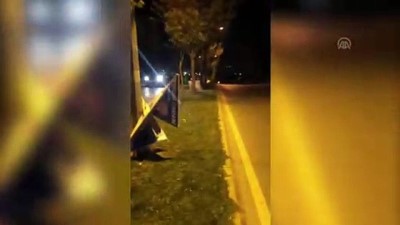 siyasi partiler - AK Parti seçim afişlerine saldırı - İZMİR  Videosu