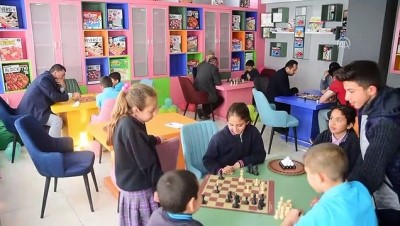 satranc - Köy çocuklarının eğitim gönüllüsü 'Memduh dede' - AKSARAY  Videosu