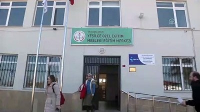 turk ogrenci - 'Özel öğrenciler'den çevre için bez çantalar - TRABZON  Videosu