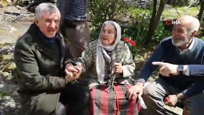  Oflu 105 yaşındaki Ayşe Nine'nin Erdoğan sevgisi 