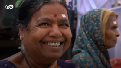 saglik hizmeti - Raylarda giden seyyar hastane Videosu