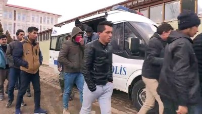akalan - 49 düzensiz göçmen yakalandı - ERZİNCAN Videosu