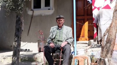 demircilik - Bıçakçı Ali usta 77 yıldır çelik dövüyor - DENİZLİ  Videosu