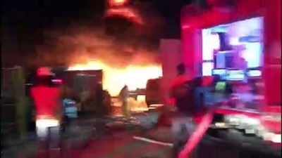 Kartal'da yedek parça deposunda yangın - İSTANBUL