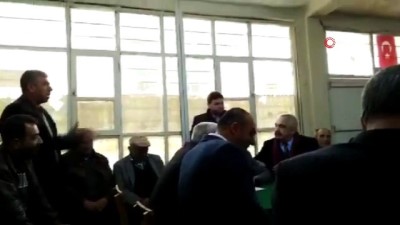 milletvekilligi -  Yİ Partili Belediye Başkanı kendisine soru soran vatandaşı fırçaladı  Videosu
