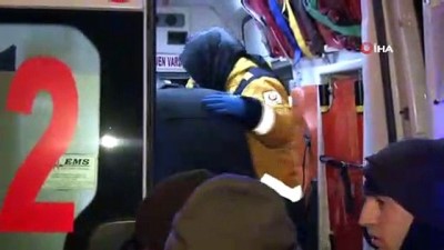 saglik ekibi -  Başkent’te yaralamalı trafik kazası: 3 yaralı  Videosu
