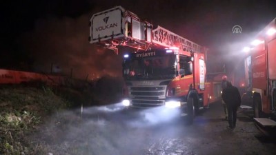 imalathane - Kocaeli'de palet imalathanesinin depolama alanında yangın  Videosu