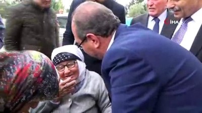 memur -  107 yaşındaki şehit annesi 80 yaşındaki oğluyla oy kullandı  Videosu