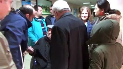 boluculuk -  73 yaşındaki emekli öğretmen oy kullanmaya ambulans ile getirildi Videosu