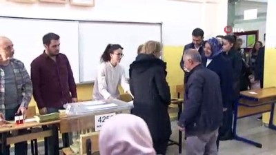 feraset -  - Aile Çalışma ve Sosyal Hizmetler Bakanı Selçuk oy kullandı  Videosu
