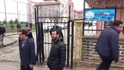 oy pusulasi -  Diyarbakır’da muhtar adayları arasında kavga: 2 yaralı  Videosu