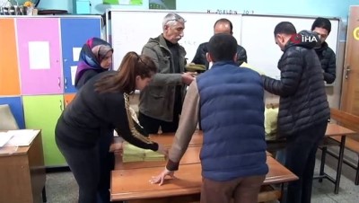  Doğu'da oy kullanma işlemi sona erdi