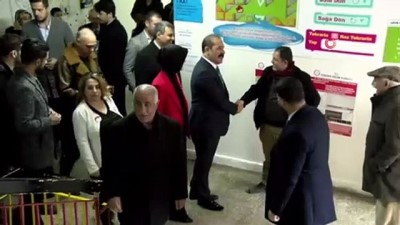  Elazığ'da AK Parti ve MHP'li başkan adayları oylarını kullandı 
