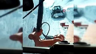  Greyder operatörü çığ altına kaldı 