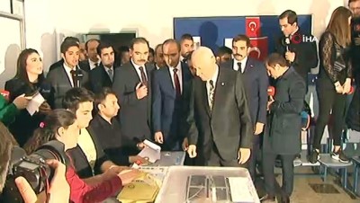  MHP lideri Devlet Bahçeli oyunu kullandı 