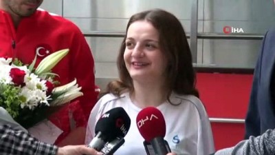 Milli Yüzücü Sümeyye Boyacı ABD’ye gitti 