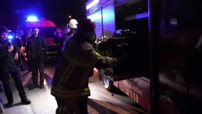 elektrik diregi - Otomobil elektrik direği ve bahçe çitine çarptı: 2 yaralı - BURSA  Videosu