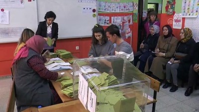 Oy sayım işlemi devam ediyor - SAKARYA