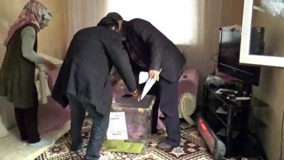 Sandık seçmenin ayağına gitti - DİYARBAKIR 