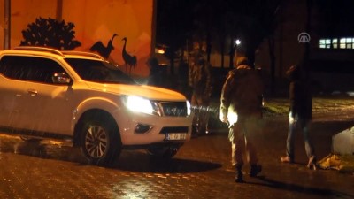 askeri helikopter - Seçim görevlileri ve oy pusulaları jandarma refakatinde ulaştırıldı - DİYARBAKIR  Videosu