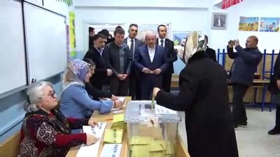 TBMM Başkanı Mustafa Şentop, oyunu kullandı - İSTANBUL 