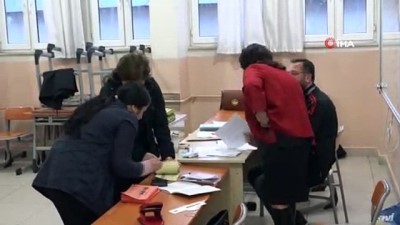 jandarma komutanligi -  Tunceli'de oy kullanma işlemi başladı  Videosu