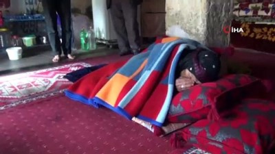 yasli kadin -  Türkiye'nin en yaşlı kadını Cumhurbaşkanı Erdoğa'a dualar ederek oyunu kullandı  Videosu