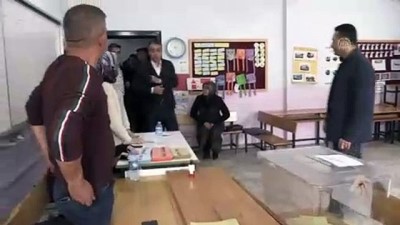 Türkiye sandık başında - Vali Çağatay oyunu kullandı - BİTLİS 