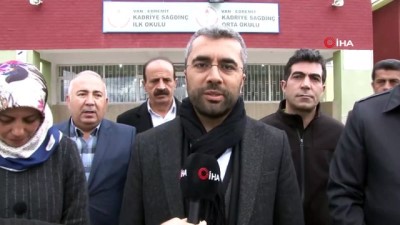  Vanlı seçmenler oy kullanmaya başladı 