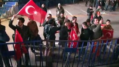  Vatandaşlar AK Parti Genel Merkezi'ne akın etti