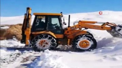  Başkale'de 51 mahalle yolunun ulaşıma kapandığı ilçede okullar tatil edildi 