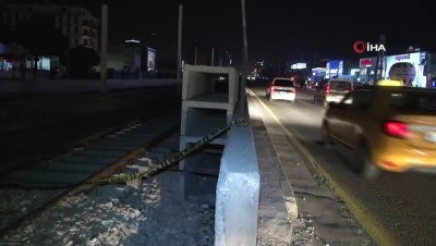 tren raylari -  Düğüne geldi yaya geçidinde arabanın altında kaldı  Videosu