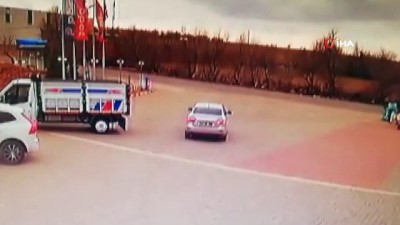 petrol -  Hafif ticari araç ile otomobil böyle çarpıştı: 3 yaralı Videosu