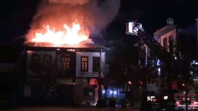 Hamamönü'nde yangın (1) - ANKARA 
