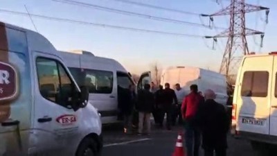 Refüjü aşan otomobil araçlara çarptı - İSTANBUL