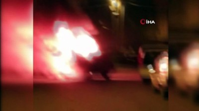 baros -  Seyir halindeki araç alev alev böyle yandı Videosu