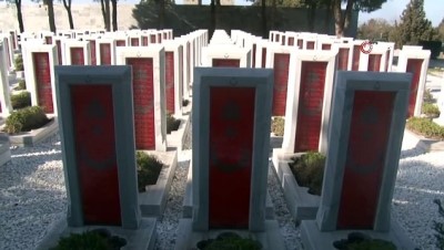 20 dakika -  261 metrekarelik dev bayrak gönderde  Videosu