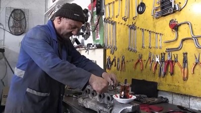 motor ustasi - 47 yıldır yorgun motorlara hayat veriyor - GÜMÜŞHANE  Videosu