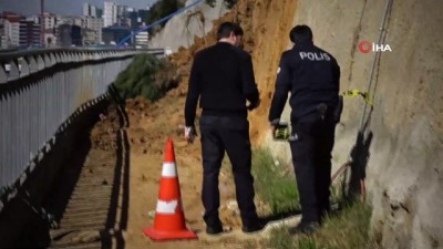 toprak kaymasi -  Maltepe’de E5 karayolu kenarında toprak kayması  Videosu