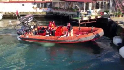 emniyet mudurlugu -  Üsküdar’da Özbek şahıs denize atlayarak intihar girişiminde bulundu Videosu