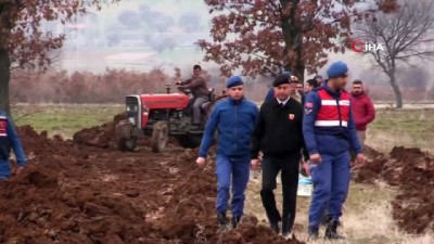 yasli kadin -  5 yıl önce kaybolan 83 yaşındaki kadın için kazı çalışmaları başlatıldı Videosu