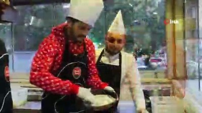 kunefe - Hataysporlu futbolcular mutfakta hünerlerini sergiledi Videosu